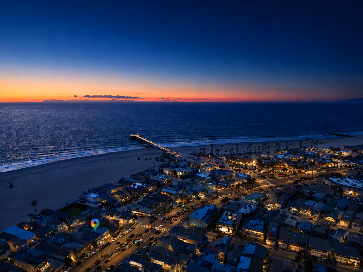 Beachside Stay | Patio + Parking Perk